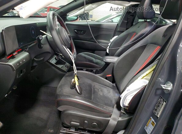 KM8HACA39RU101792 2024 HYUNDAI KONA Gray Widok wnętrza z przodu