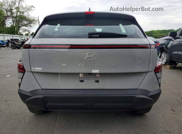 KM8HACAB6RU119321 2024 HYUNDAI KONA Silver უკანა ხედი