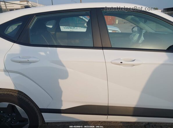 KM8HB3A7XSU033136 2025 HYUNDAI KONA ELECTRIC White Rear interior view