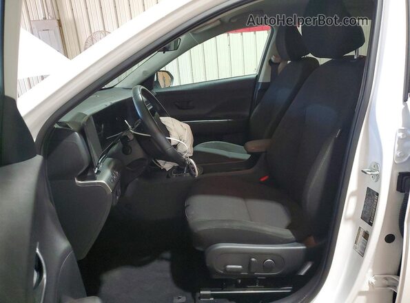 KM8HB3AB4SU238343 2025 HYUNDAI KONA White Սալոնի դիմացի տեսք