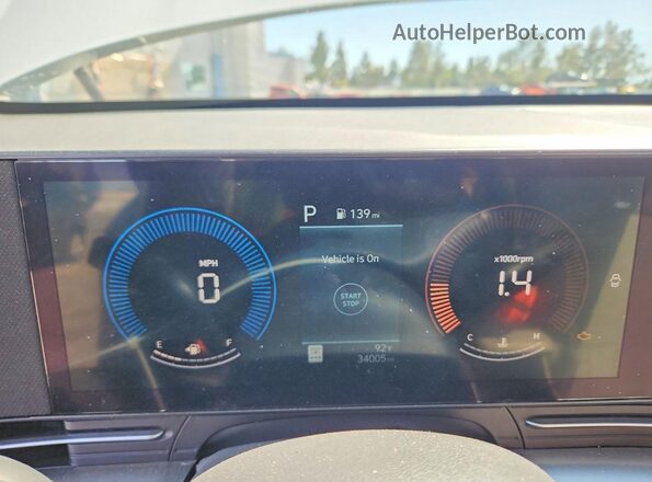 KM8HB3AB8RU184572 2024 HYUNDAI KONA White Instrument cluster view