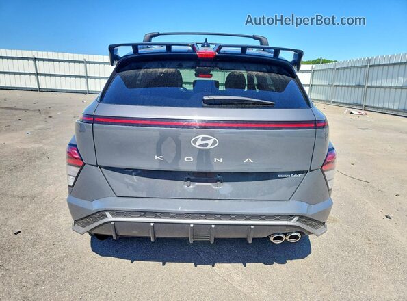 KM8HBCA33SU205293 2025 HYUNDAI KONA Серый Вид сзади