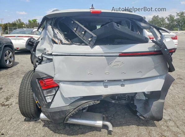 KM8HBCAB6SU305976 2025 HYUNDAI KONA Gray Rear view