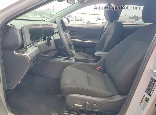 KM8HBCAB6SU305976 2025 HYUNDAI KONA Gray Front interior view