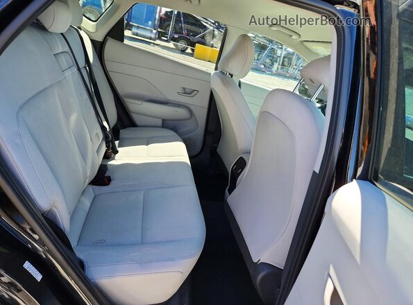 KM8HBCAB7RU159355 2024 HYUNDAI KONA Black Widok wnętrza z tyłu