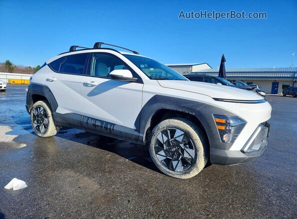 KM8HBCAB7SU294261 2025 HYUNDAI KONA Белый Передняя правая четверть