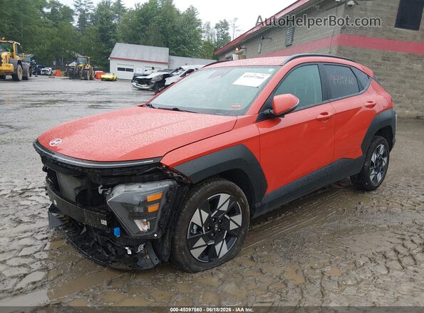 KM8HBCAB8RU092541 2024 HYUNDAI KONA Orange Առջևի ձախ երեք քառորդ տեսարան