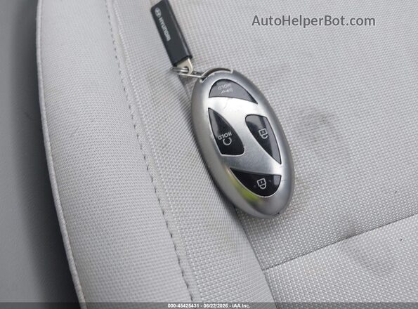 KM8HBCABXRU173296 2024 HYUNDAI KONA Gray Vista del salpicadero