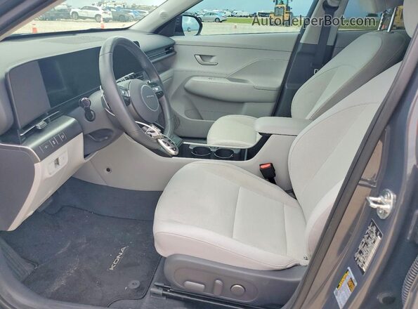KM8HC3AB6RU085844 2024 HYUNDAI KONA Charcoal Widok wnętrza z przodu
