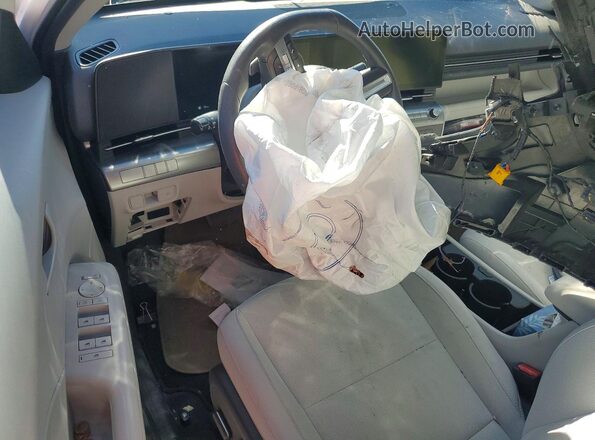 KM8HC3AB9RU087412 2024 HYUNDAI KONA White Vista del salpicadero