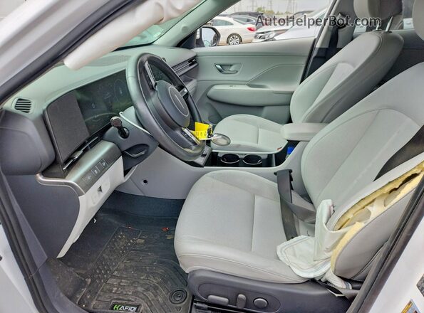 KM8HECA31RU064547 2024 HYUNDAI KONA White Սալոնի դիմացի տեսք