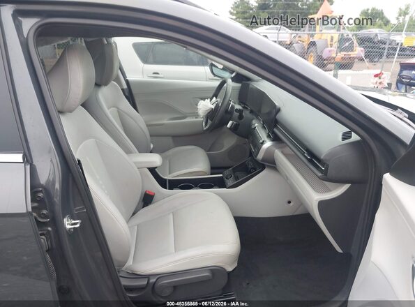 KM8HECA34RU090902 2024 HYUNDAI KONA Gray წინა სალონის ხედი
