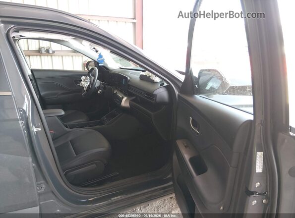 KM8HECA36RU172825 2024 HYUNDAI KONA Gray Front interior view