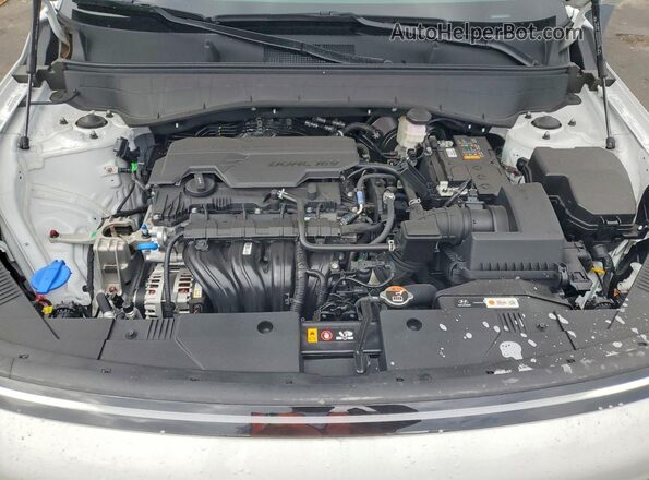 KM8HF3AB6TU357405 2026 HYUNDAI KONA White Vista del compartimento del motor