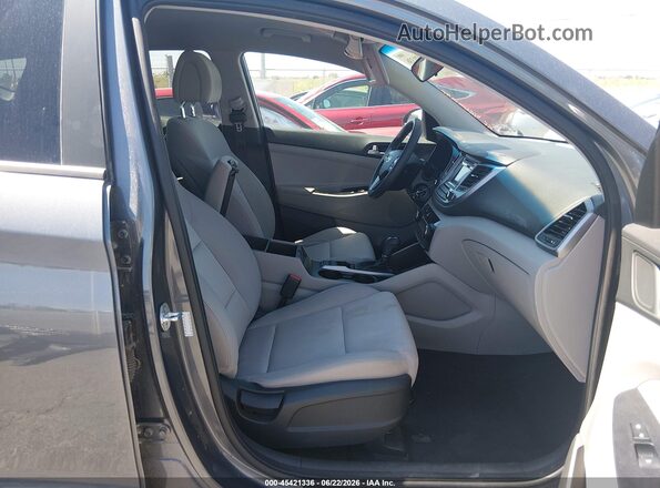KM8J23A44JU659450 2018 HYUNDAI TUCSON Gray Вид салону спереду
