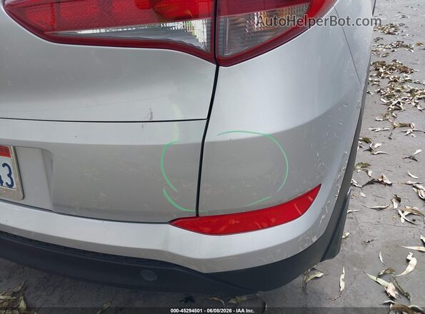 KM8J23A45HU533219 2017 HYUNDAI TUCSON Серебряный Вид панели приборов