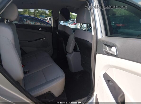 KM8J2CA42LU113992 2020 HYUNDAI TUCSON Silver VIN კოდის სტიკერის ხედი