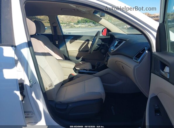 KM8J2CA44JU684350 2018 HYUNDAI TUCSON White Front interior view