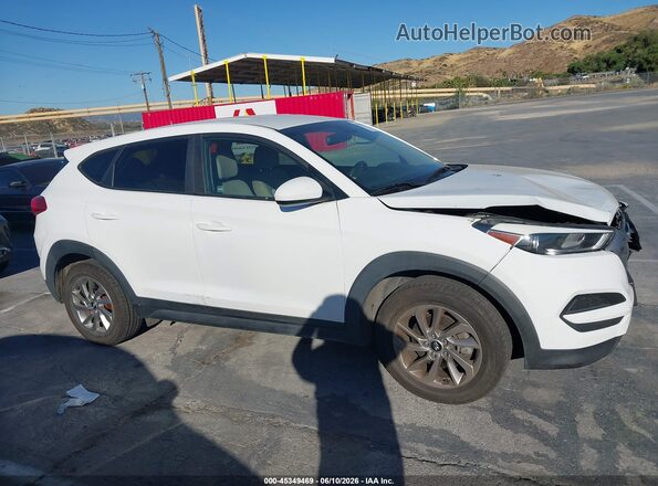KM8J2CA44JU684350 2018 HYUNDAI TUCSON White Rear interior view