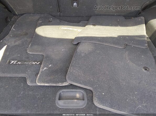 KM8J2CA46JU680977 2018 HYUNDAI TUCSON Gray 