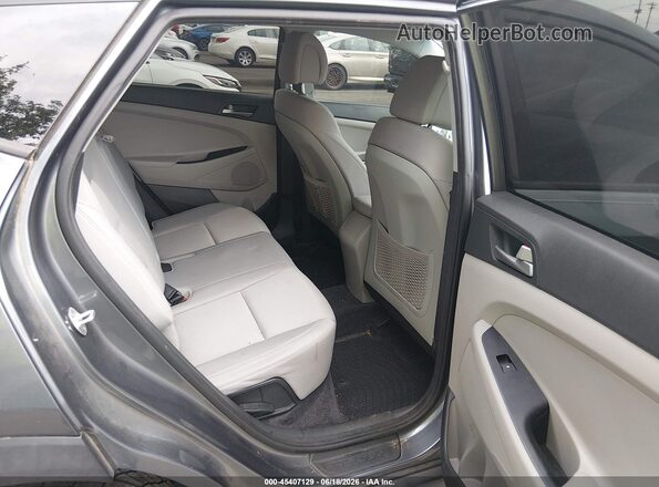 KM8J2CA46JU684012 2018 HYUNDAI TUCSON Blue VIN sticker view