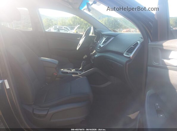 KM8J2CA49JU780894 2018 HYUNDAI TUCSON Black Вид салону спереду