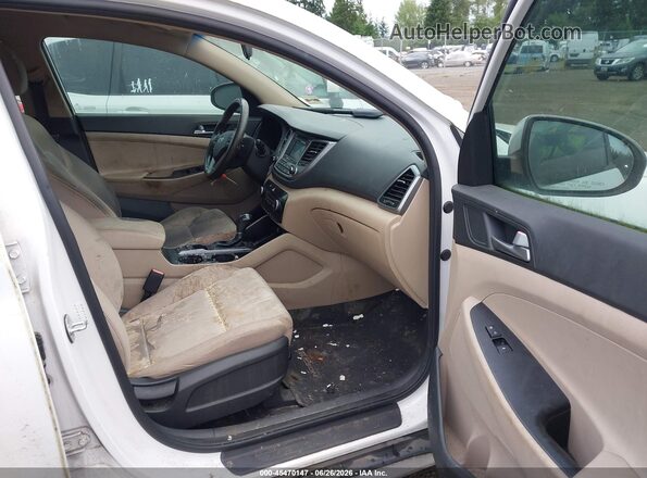 KM8J33A2XHU386486 2017 HYUNDAI TUCSON White წინა სალონის ხედი