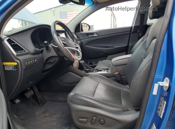KM8J33A2XHU592973 2017 HYUNDAI TUCSON Синий Вид салона спереди