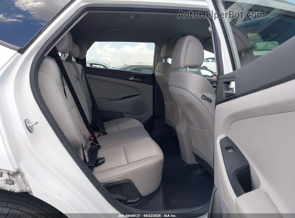 KM8J33A42JU722316 2018 HYUNDAI TUCSON White Вид наклейки з VIN-кодом
