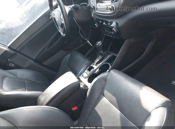 KM8J33A44HU539249 2017 HYUNDAI TUCSON Черный Вид салона спереди