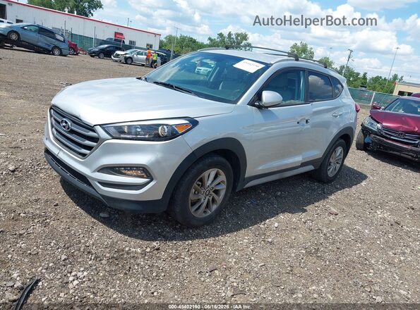 KM8J33A44JU689531 2018 HYUNDAI TUCSON Silver Vista tres cuartos delantera izquierda