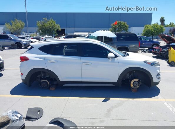 KM8J33A44JU695121 2018 HYUNDAI TUCSON White უკანა სალონის ხედი