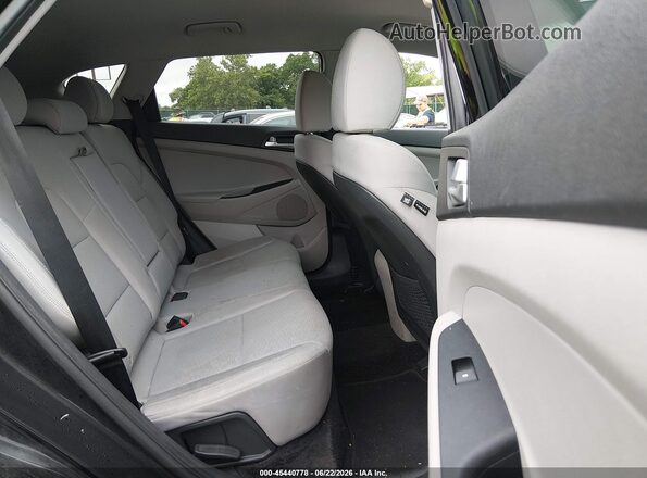 KM8J33A45LU121601 2020 HYUNDAI TUCSON Black VIN sticker view