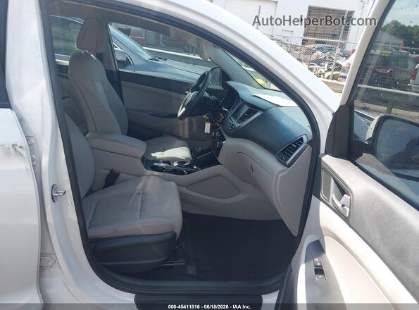 KM8J33A47JU656121 2018 HYUNDAI TUCSON Белый Вид салона спереди