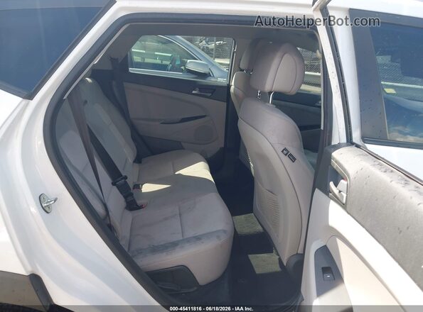 KM8J33A47JU656121 2018 HYUNDAI TUCSON Белый Вид наклейки с VIN-кодом