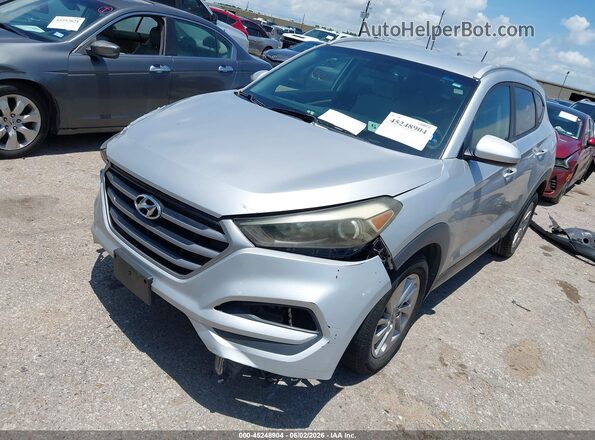 KM8J33A4XHU263191 2017 HYUNDAI TUCSON Silver Vista tres cuartos delantera izquierda