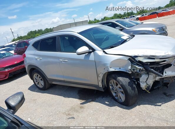 KM8J33A4XHU263191 2017 HYUNDAI TUCSON Silver Vista interior trasera