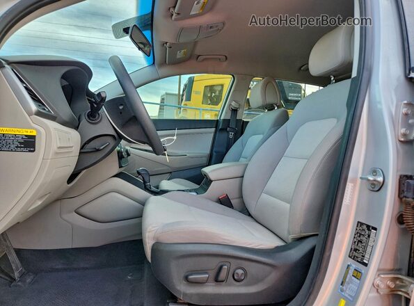 KM8J33A4XHU294697 2017 HYUNDAI TUCSON Silver 