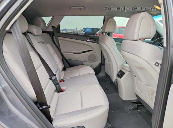 KM8J33ALXJU767429 2018 HYUNDAI TUCSON Gray Вид задніх сидінь