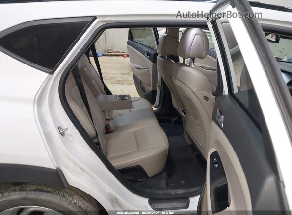 KM8J3CA20GU137015 2016 HYUNDAI TUCSON White VIN կոդի պիտակի տեսք