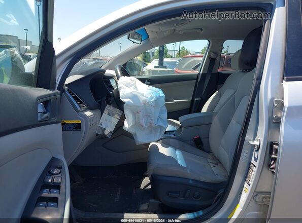 KM8J3CA25GU123675 2016 HYUNDAI TUCSON Silver Widok wnętrza z przodu