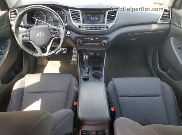 KM8J3CA29HU518945 2017 HYUNDAI TUCSON White Vista del salpicadero