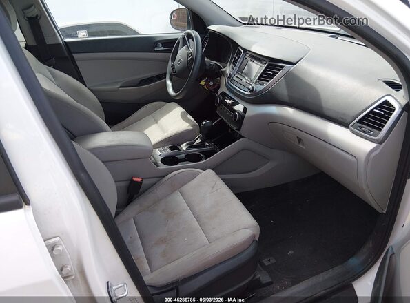 KM8J3CA40GU082759 2016 HYUNDAI TUCSON Белый Вид салона спереди