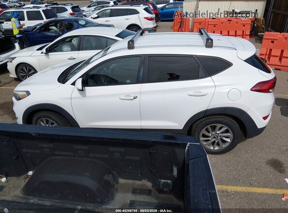 KM8J3CA40GU082759 2016 HYUNDAI TUCSON Белый Вид задней части салона