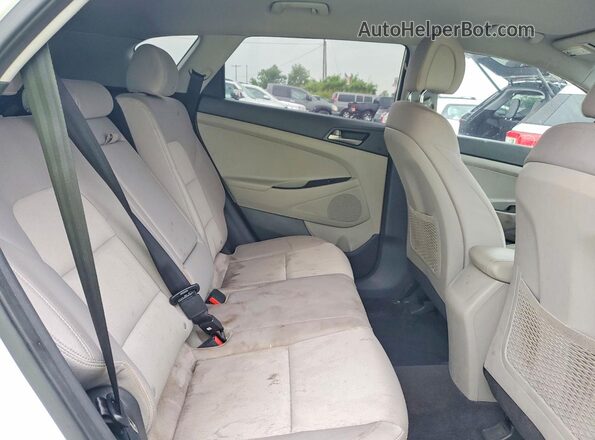 KM8J3CA44JU764924 2018 HYUNDAI TUCSON Белый Вид задней части салона