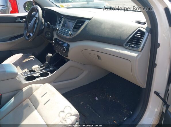 KM8J3CA45HU443890 2017 HYUNDAI TUCSON White წინა სალონის ხედი