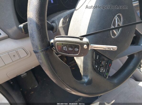 KM8J3CA45HU443890 2017 HYUNDAI TUCSON White წინა პანელის ხედი