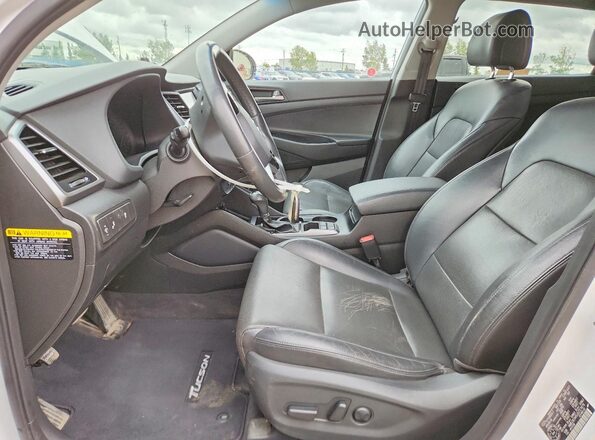 KM8J3CA45JU727879 2018 HYUNDAI TUCSON White წინა სალონის ხედი