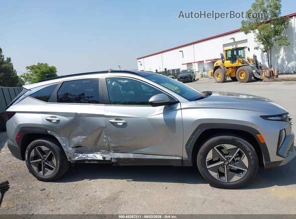 KM8JCDD11SU318951 2025 HYUNDAI TUCSON HYBRID Silver Widok wnętrza z tyłu
