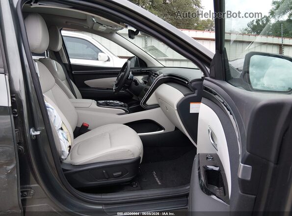 KM8JECA11PU097240 2023 HYUNDAI TUCSON HYBRID Gray Вид салону спереду